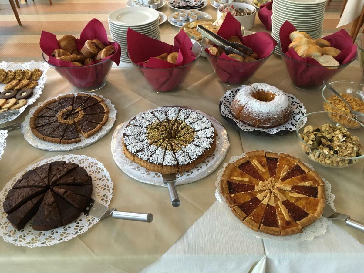 Hotel Antonia 체제나티코 외부 사진